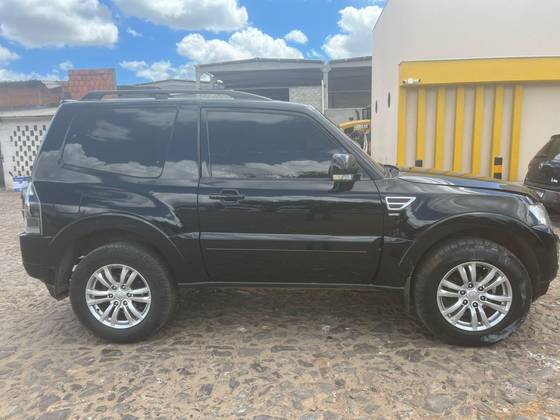 MITSUBISHI PAJERO FULL 3.2 HPE 4X4 16V TURBO INTERCOOLER DIESEL 2P AUTOMÁTICO MITSUBISHI PAJERO FULL 3.2 HPE 4X4 16V TURBO INTERCOOLER DIESEL 2P AUTOMÁTICO